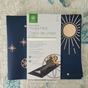 GAIAM Yoga Mat NWT